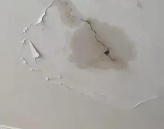 长沙市阳台漏水维修公司分享下屋面防水工程质量问题原因分析